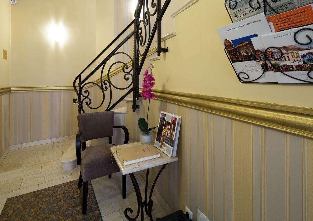 גיור Barokk Hotel Promenad מראה חיצוני תמונה