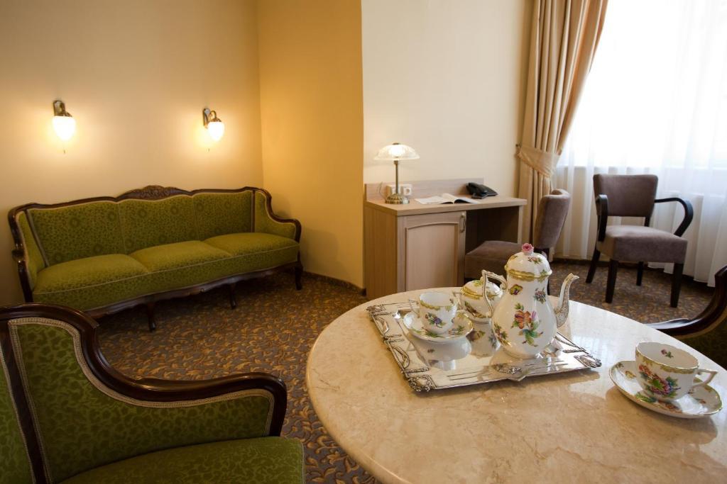 גיור Barokk Hotel Promenad חדר תמונה