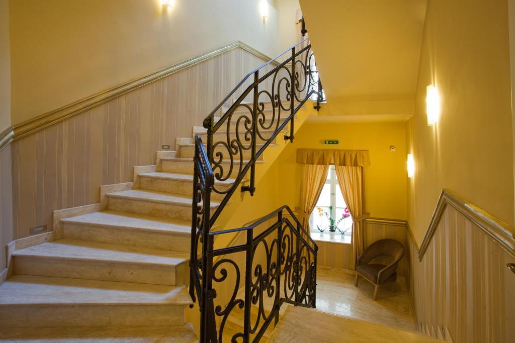 גיור Barokk Hotel Promenad מראה חיצוני תמונה