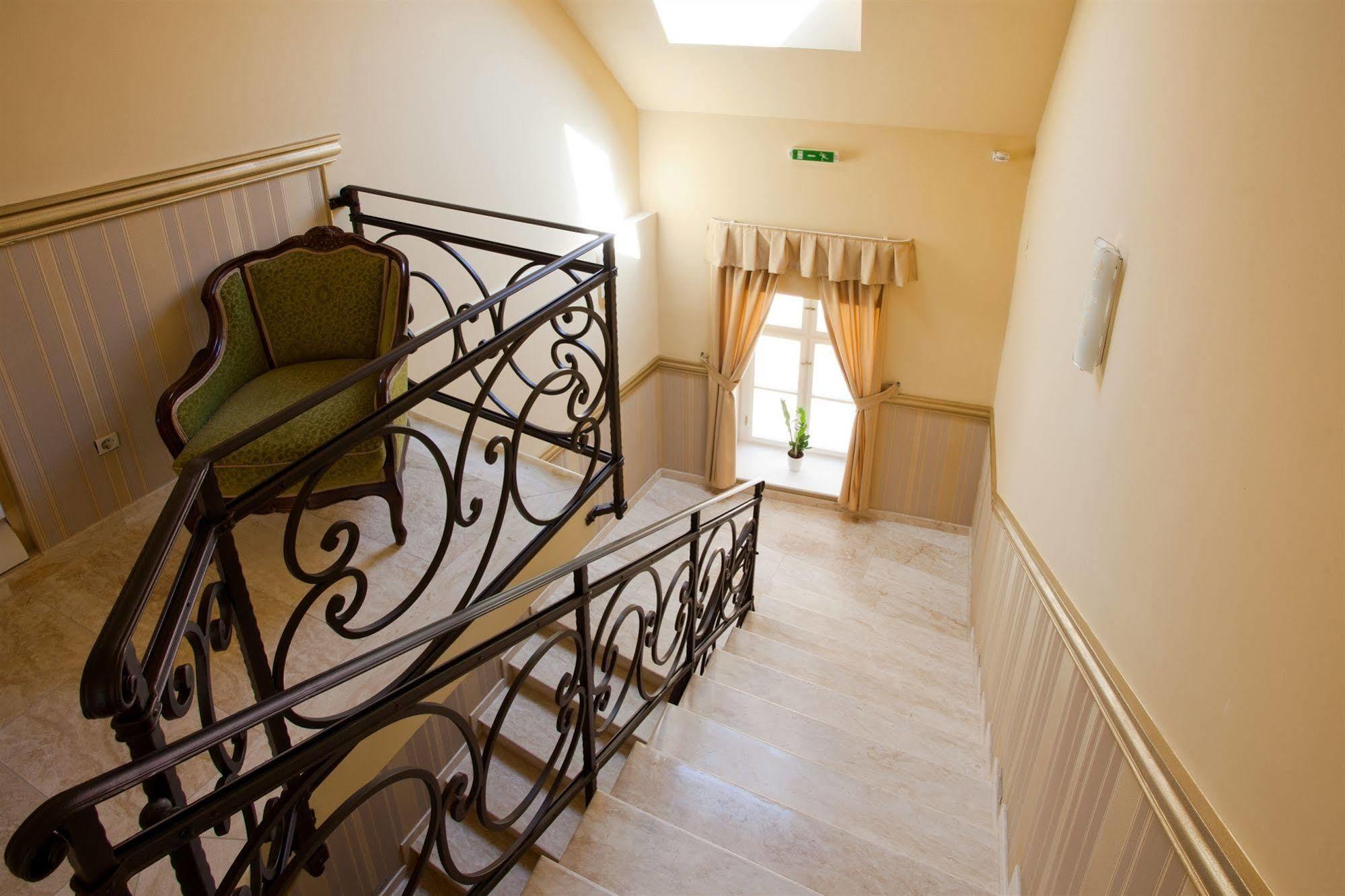 גיור Barokk Hotel Promenad מראה חיצוני תמונה